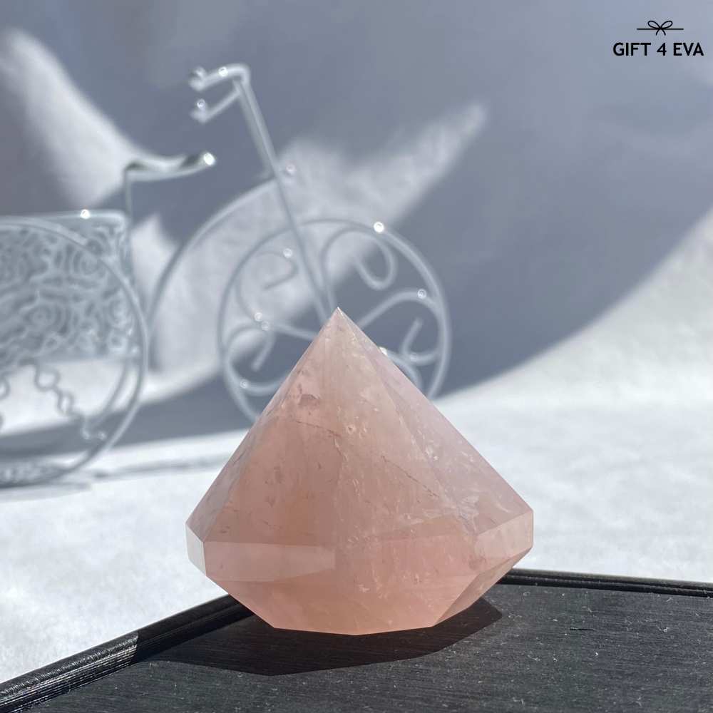 Rose Quartz Diamond Shape 117G