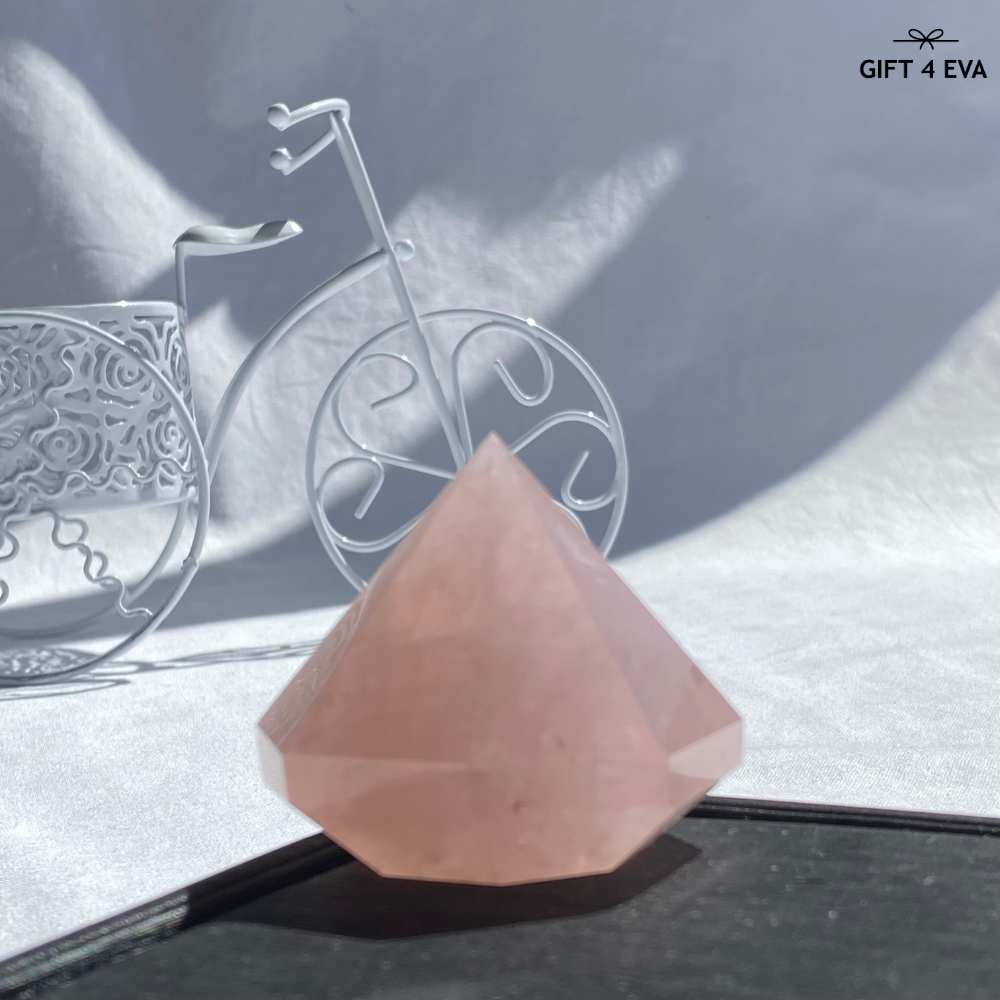 Rose Quartz Diamond Shape 117G