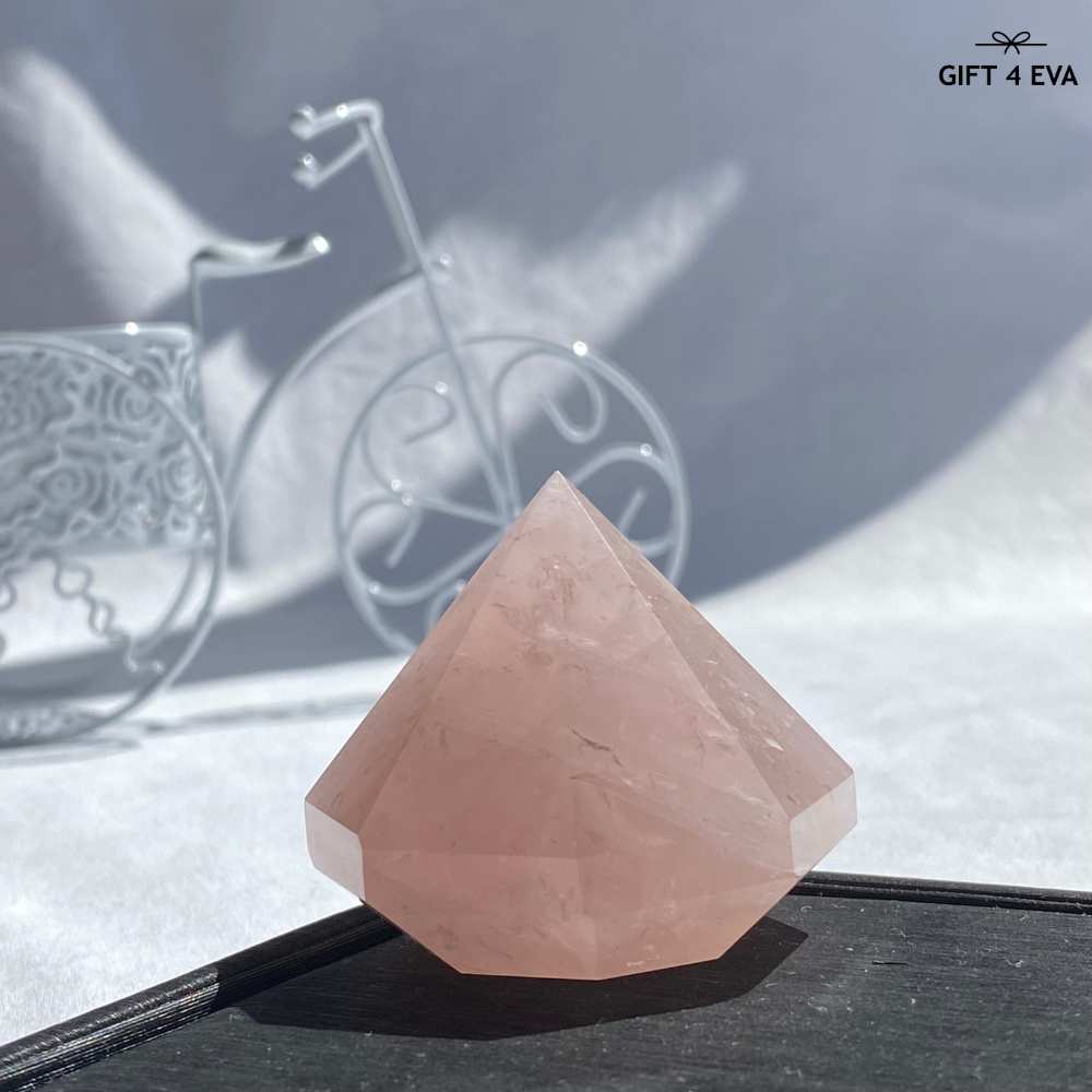 Rose Quartz Diamond Shape 117G