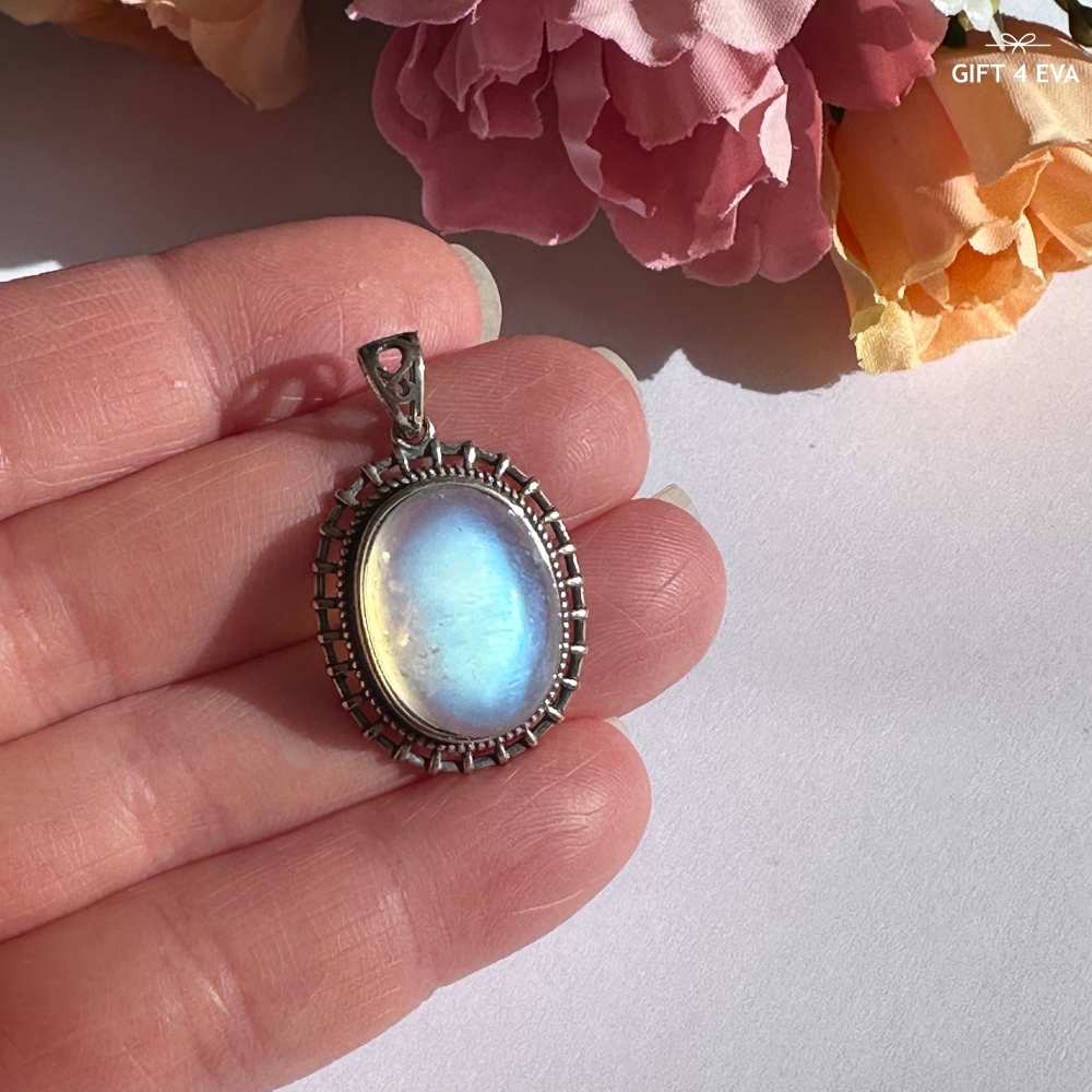 Amy Moonstone 925 Silver Pendant