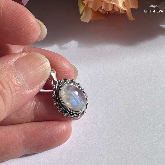 Gwen Moonstone 925 Silver Pendant