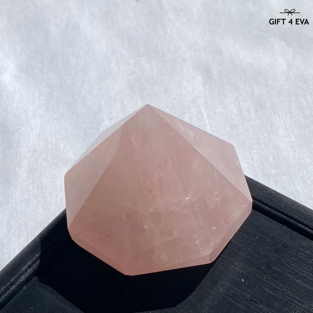 Rose Quartz Diamond Shape 117G