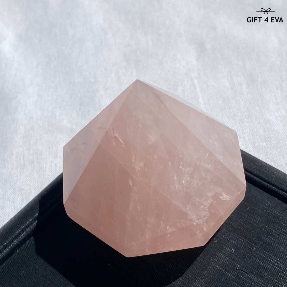 Rose Quartz Diamond Shape 117G