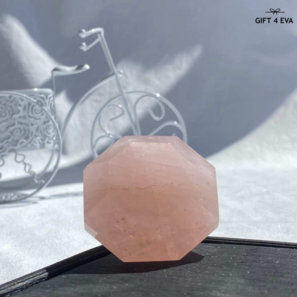 Rose Quartz Diamond Shape 117G