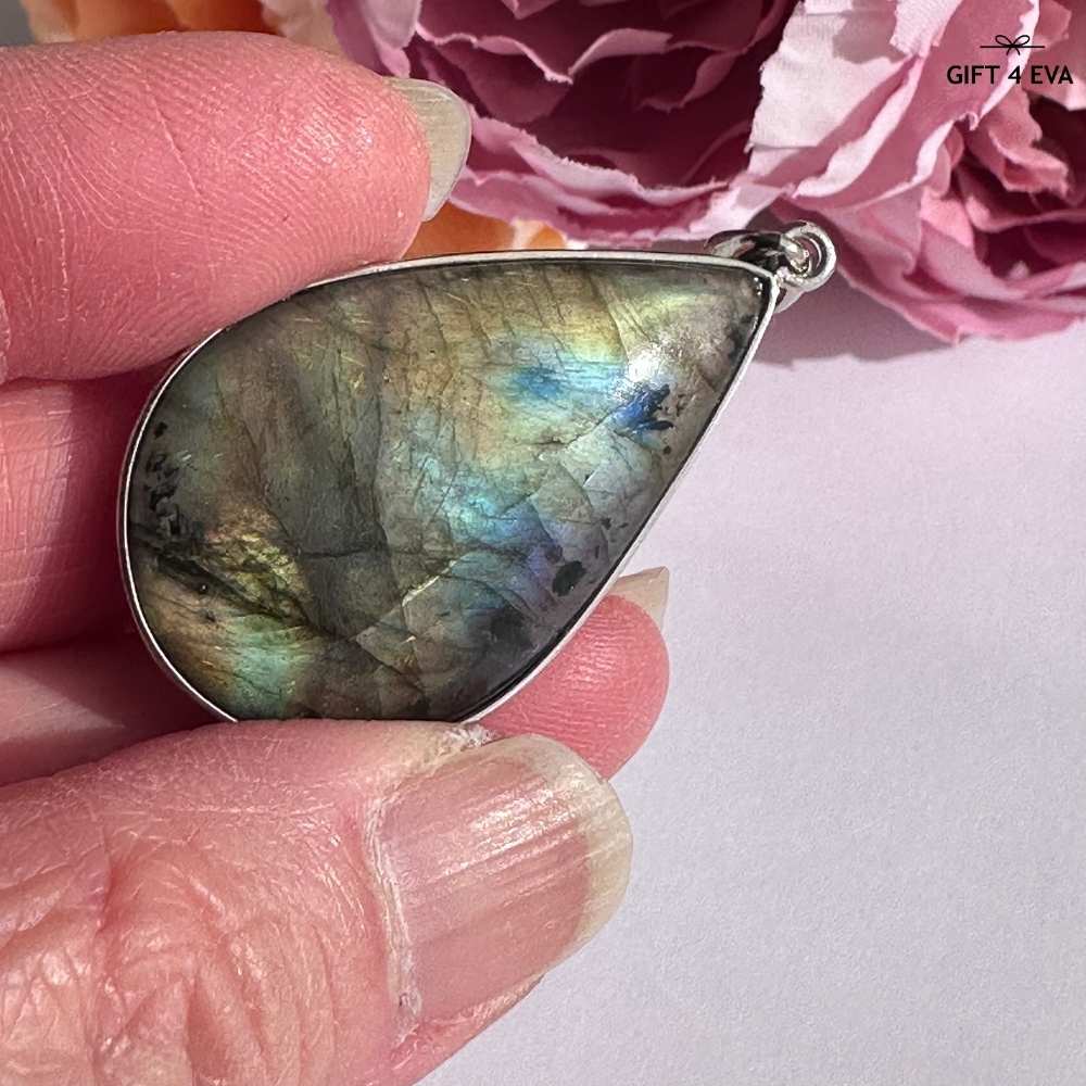 Quinta Labradorite 925 Silver Pendant