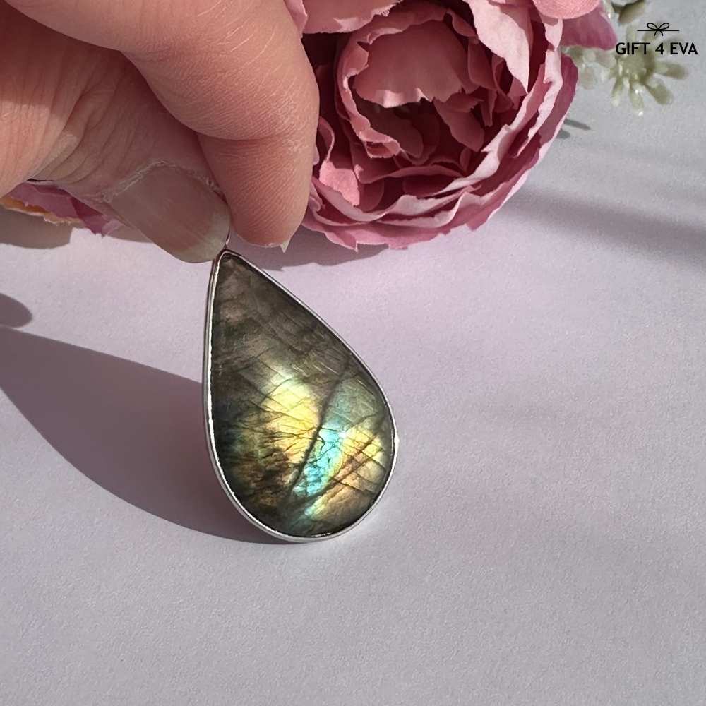 Quinta Labradorite 925 Silver Pendant