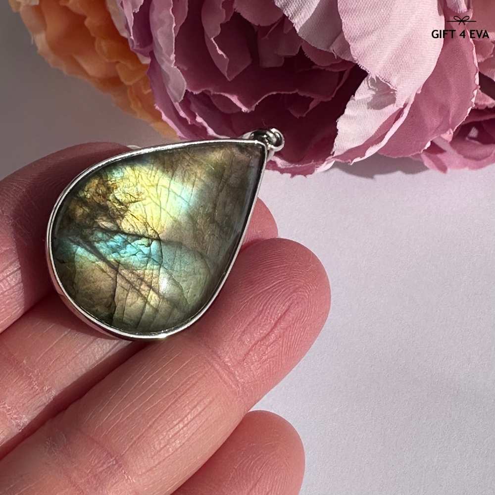 Quinta Labradorite 925 Silver Pendant