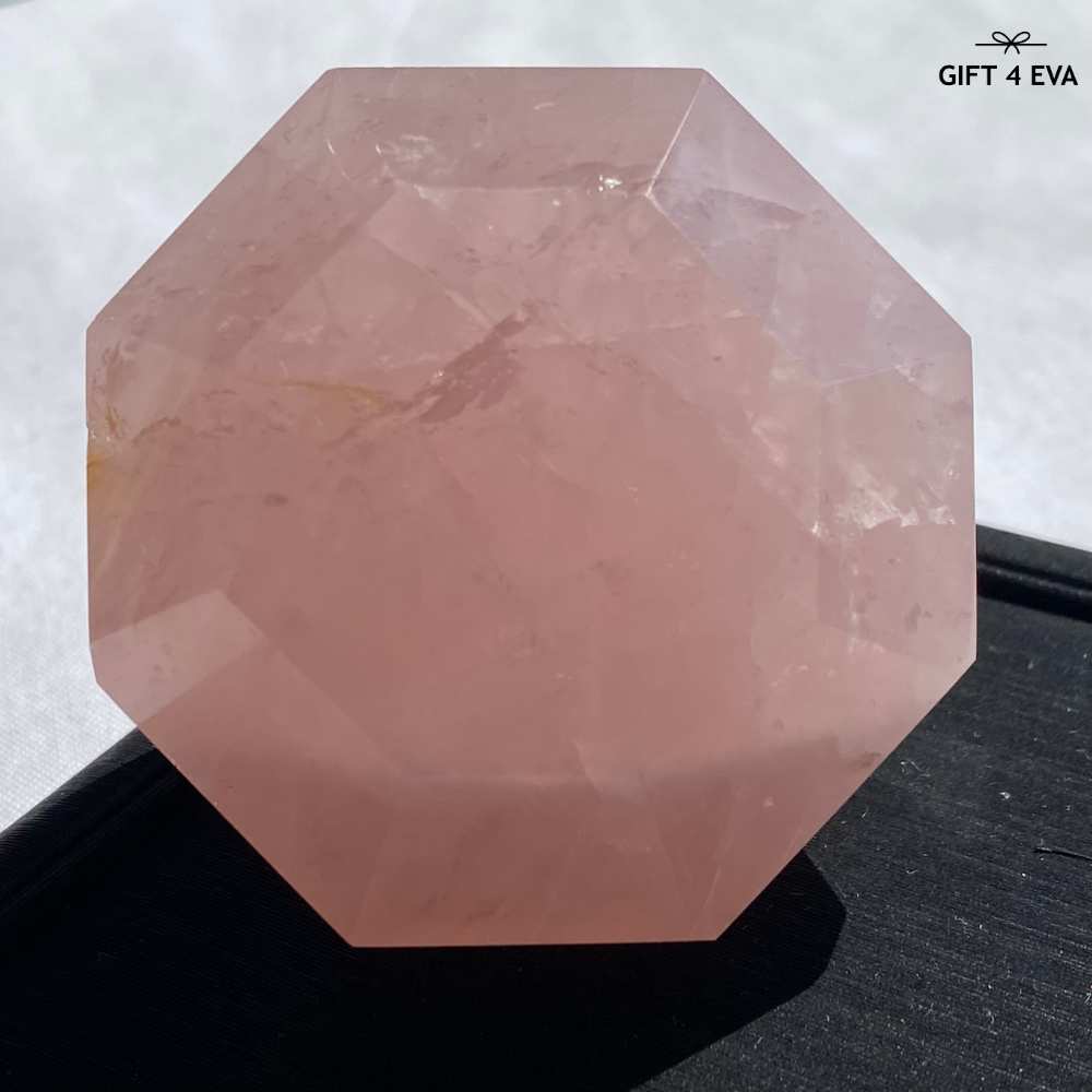 Rose Quartz Diamond Shape 140G