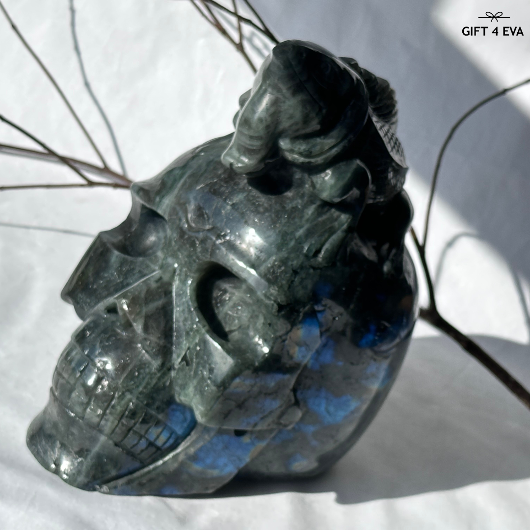 Labradorite Skull & Lizard