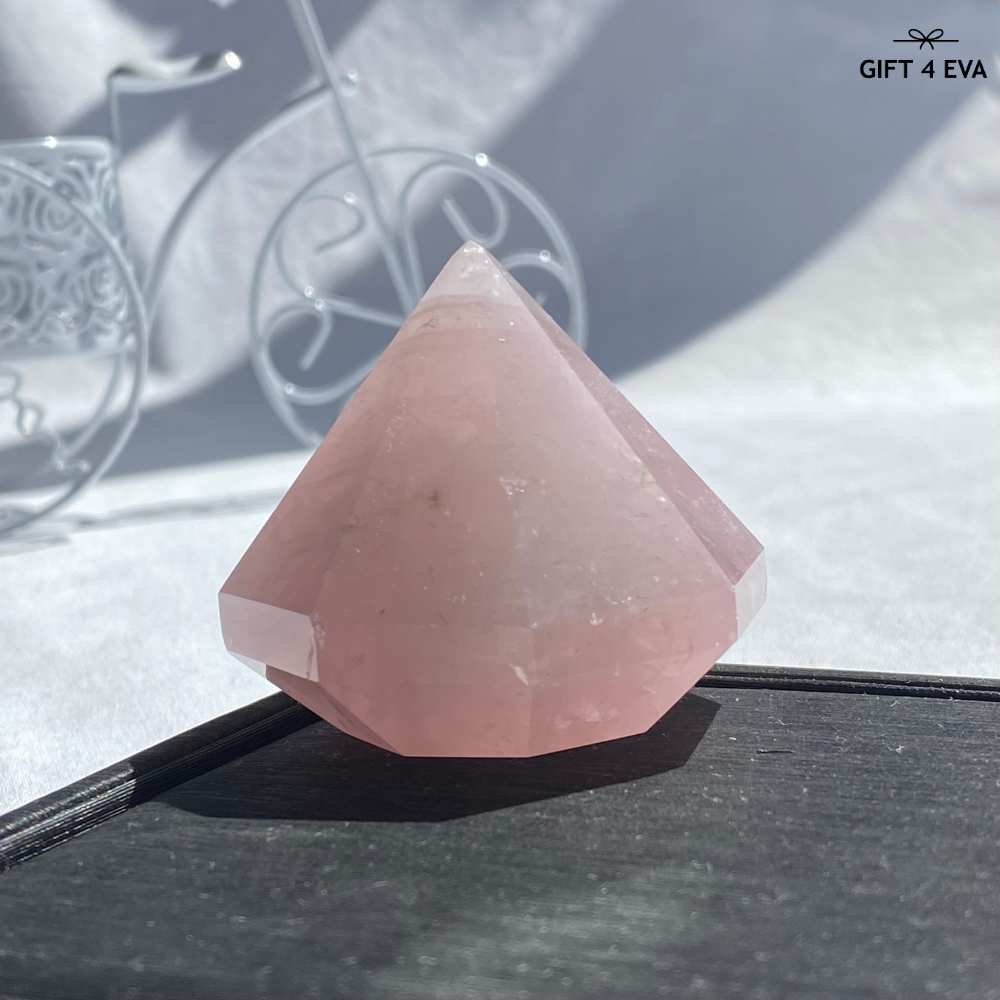 Rose Quartz Diamond Shape 138G