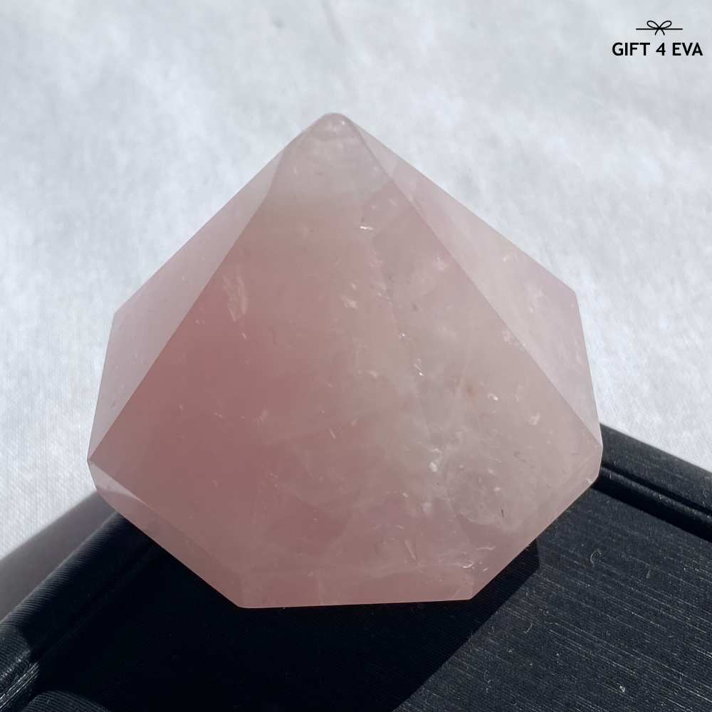 Rose Quartz Diamond Shape 138G