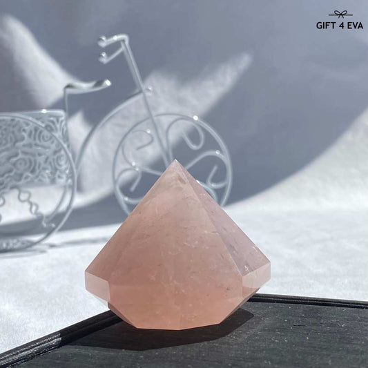 Rose Quartz Diamond Shape 117G