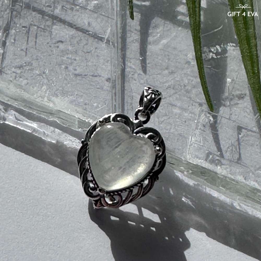 Heart Moonstone 925 Silver Pendant