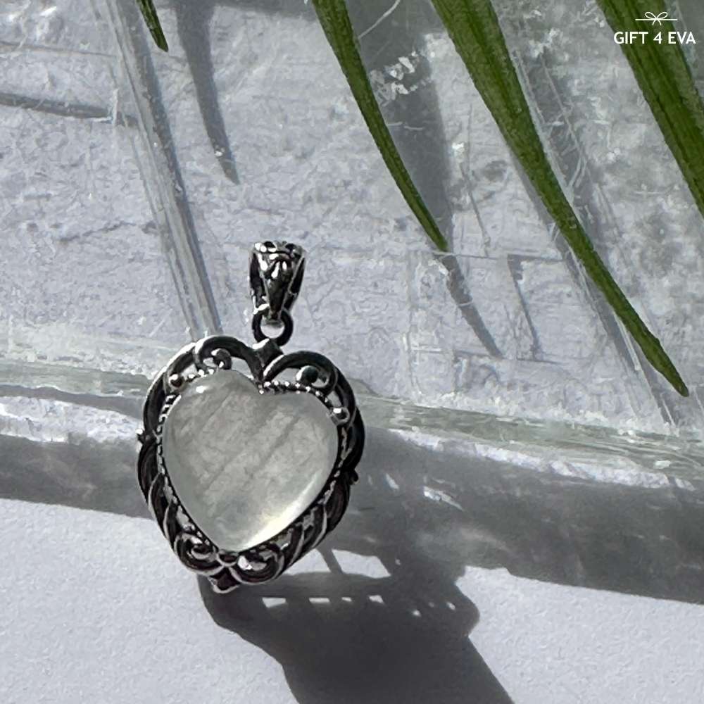 Heart Moonstone 925 Silver Pendant