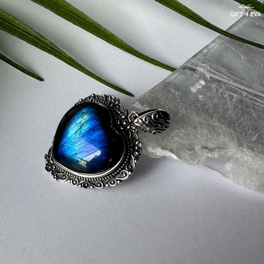 Labradorite 925 Silver Pendant