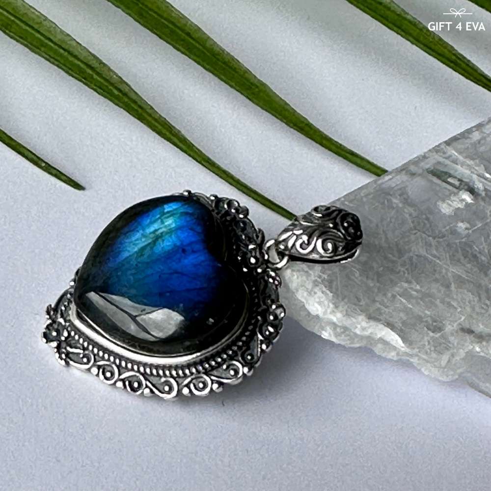 Labradorite 925 Silver Pendant